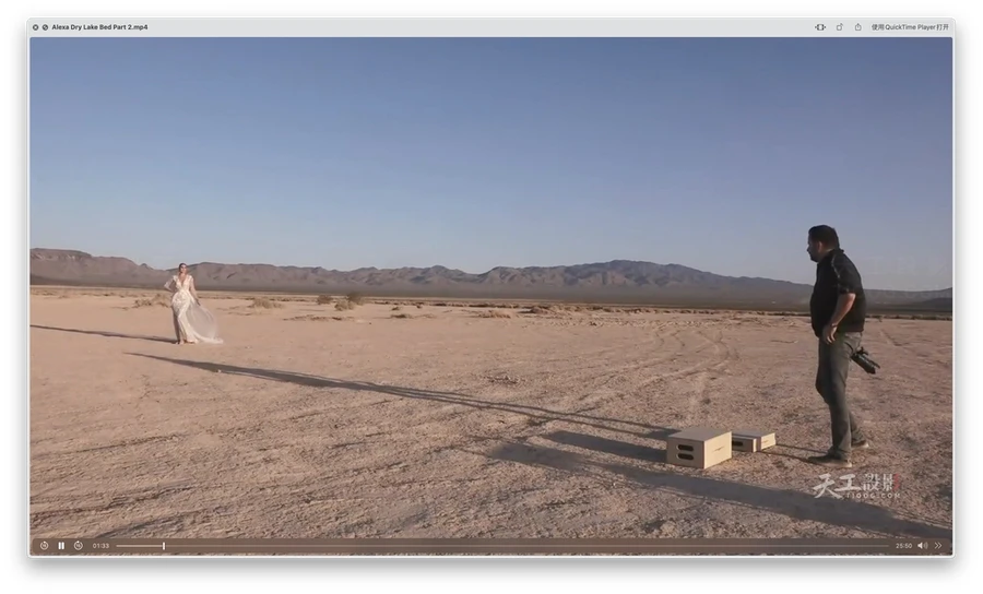 摄影师Jerry Ghionis 时尚人像拍摄系列:干枯湖Alexa摆姿布光教程-中英字幕